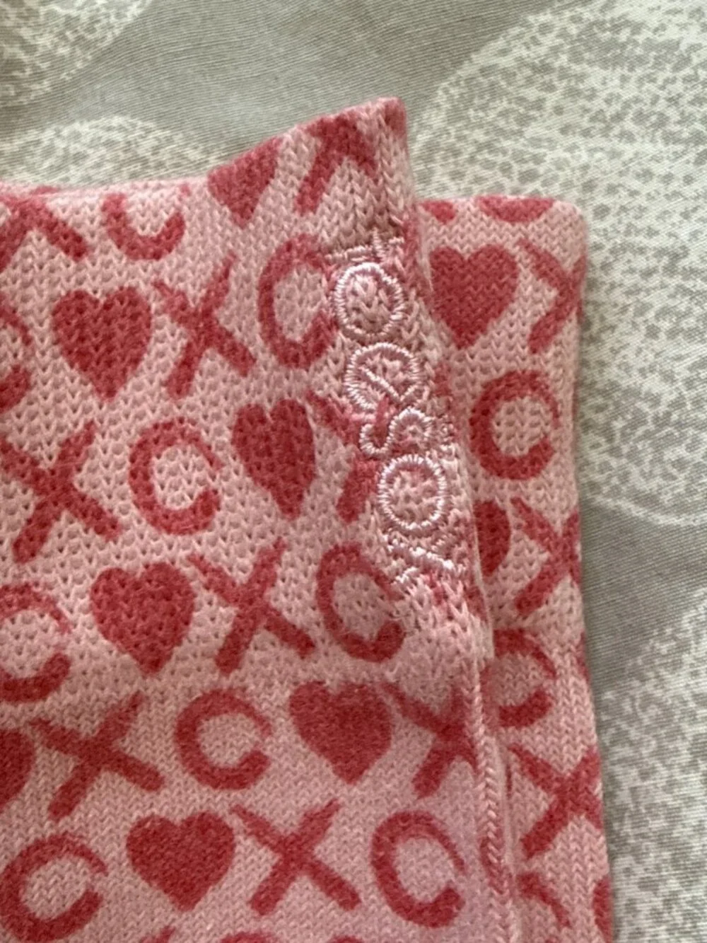 NWT Toesox Scrunch Knee High Half Toe Grip Socks Hugs + Kisses Sz Small